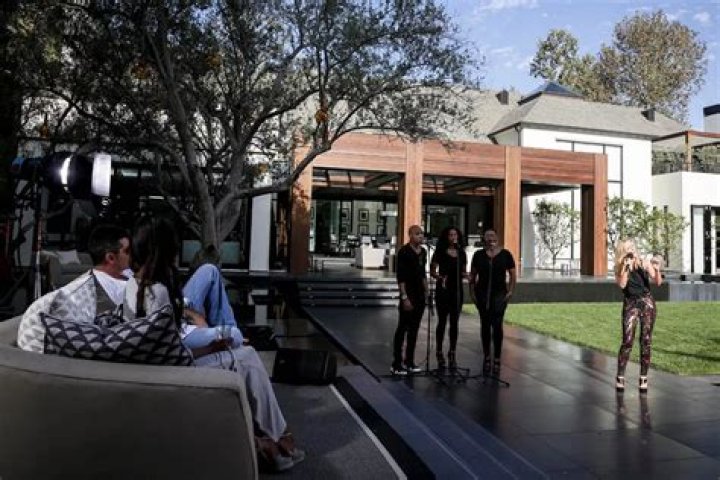 Behind The Glamour: Simon Cowell Judges Houses