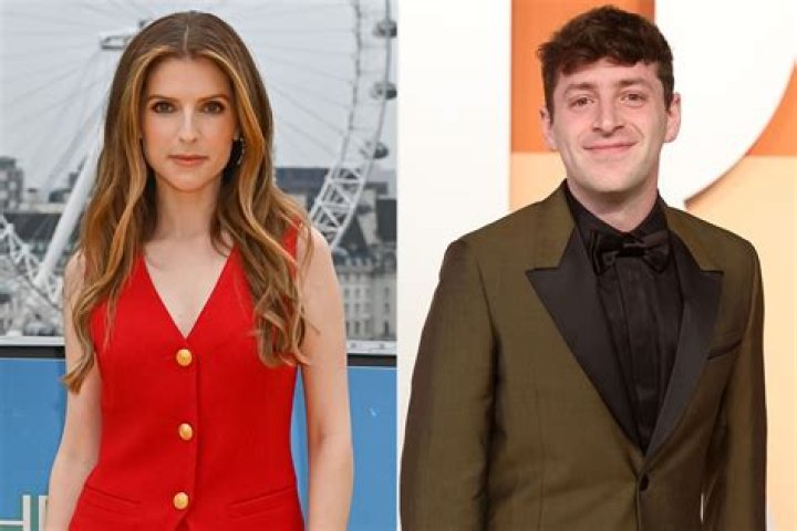 Exploring Anna Kendrick's Relationship Status: A Journey Through Love And Fame