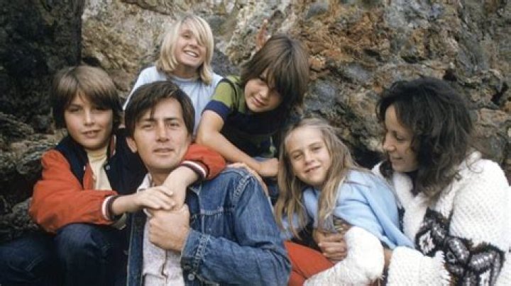 Exploring The Life Of Emilio Estevez And His Wife