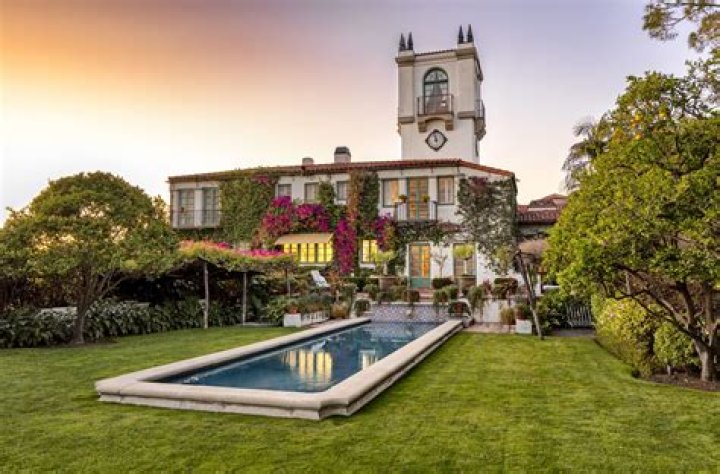 Inside Simon Cowell's Luxurious House In Beverly Hills