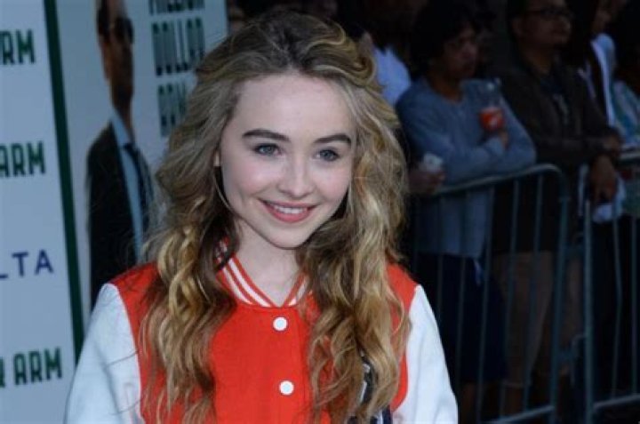 Sabrina Carpenter's Height: Uncovering The Mystery