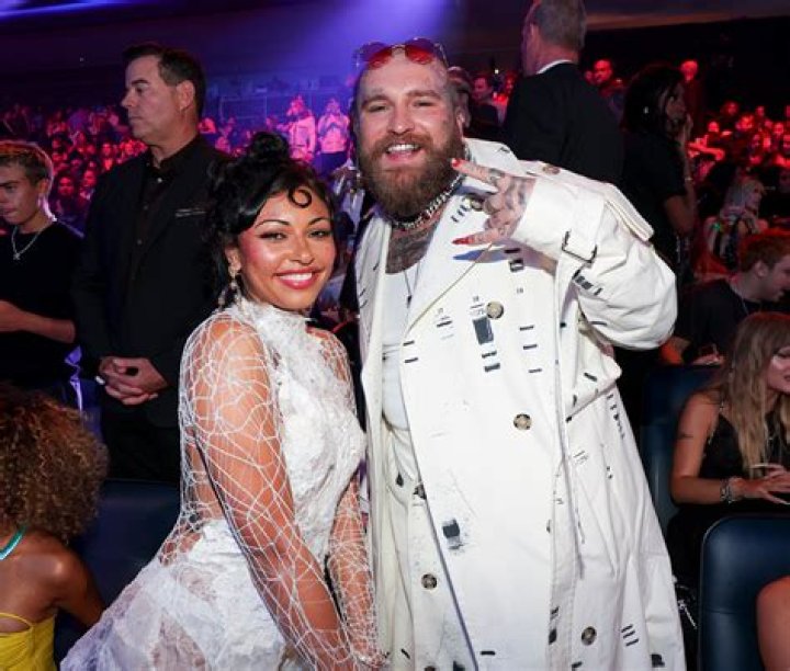 Teddy Swims And His Girlfriend: A Closer Look At Their Relationship