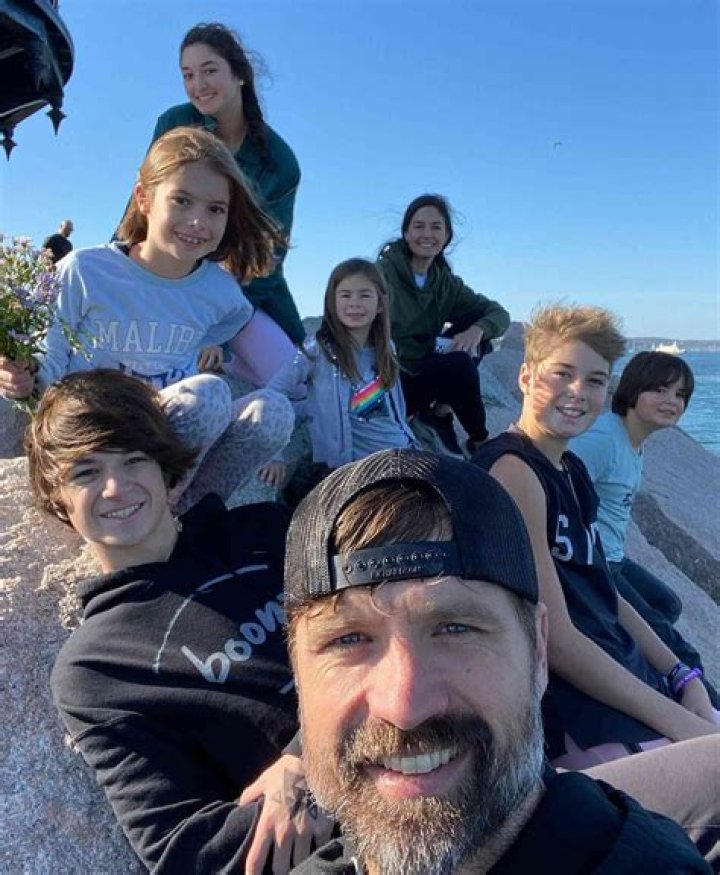 Unraveling The Family Ties: Walker Hayes Siblings