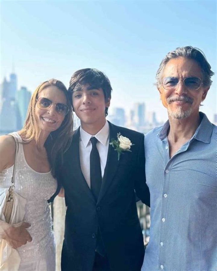 Unraveling The Lives Of Benjamin Bratt's Wives: A Deep Dive