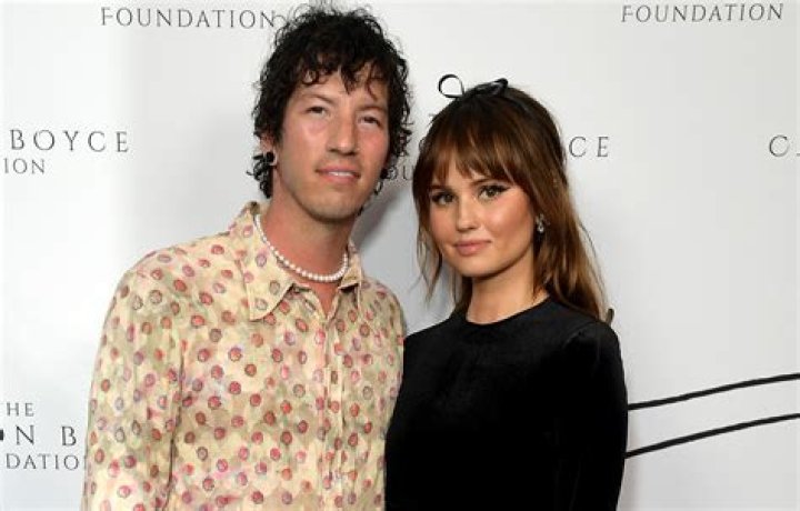 Unraveling The Love Life Of Meg Ryan: Who Was Meg Ryan Married To?