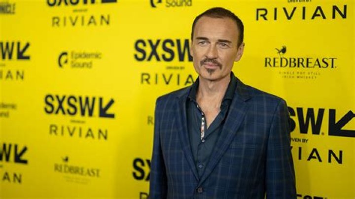 Unraveling The Mystery Behind Julian McMahon's Illness