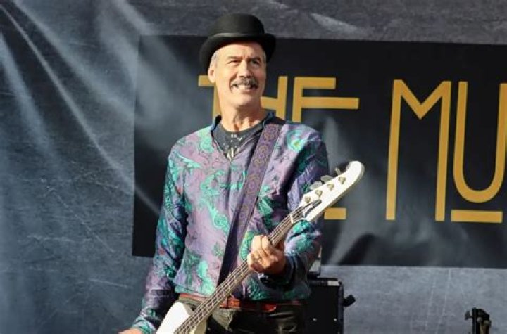 Unveiling The Wealth Of A Grunge Legend: Krist Novoselic Net Worth