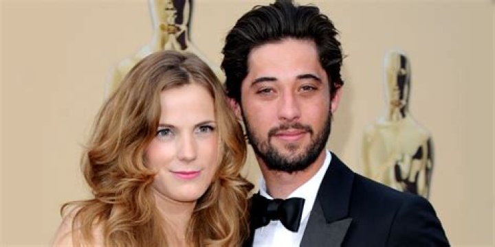 Who's The Lucky Lady? Meet Ryan Bingham's Wife